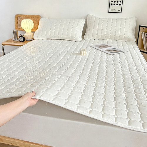 Extra deep quilted waterproof - quilted,
